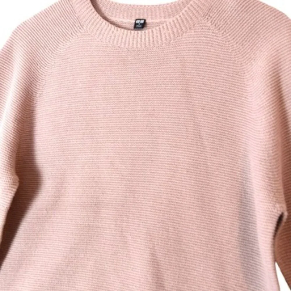 Uniqlo Pink Knit Sweater Crewneck Minimalist Soft Casual Cozy Layer M - Picture 4 of 7